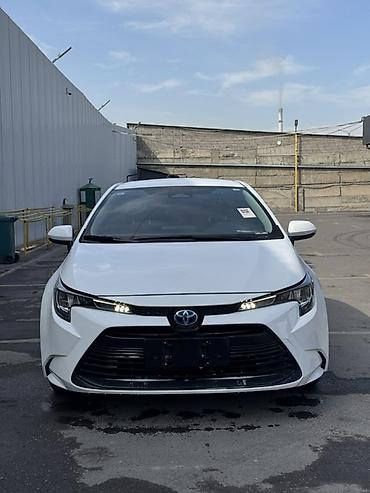 Продажа авто: Toyota Corolla: 2023 г., 1.8 л, Вариатор, Гибрид, Седан — 4