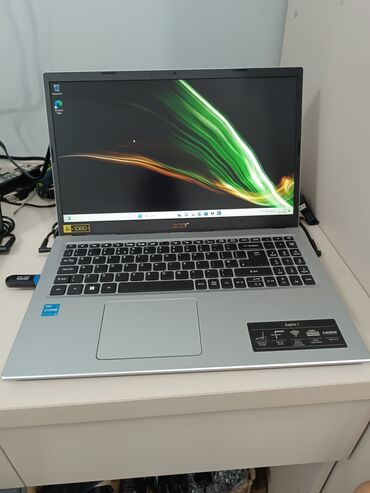 Ноутбуки: Ноутбук, Acer, 8 ГБ ОЗУ, Intel Core i3, 15.6 ", память SSD