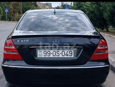 Mercedes-Benz E 320: 3.2 l | 2003 il Sedan