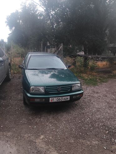 машина volkswagen: Volkswagen Vento: 1991 г., 1.8 л, Механика, Бензин, Седан