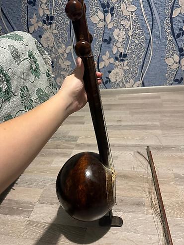 Musiqi alətləri: Kamança – milli yaylı musiqi aləti - Material: cilalanmış ağac — 4