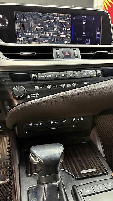 Lexus: Lexus ES: 2019 г., 2.5 л, Автомат, Гибрид, Седан — 7