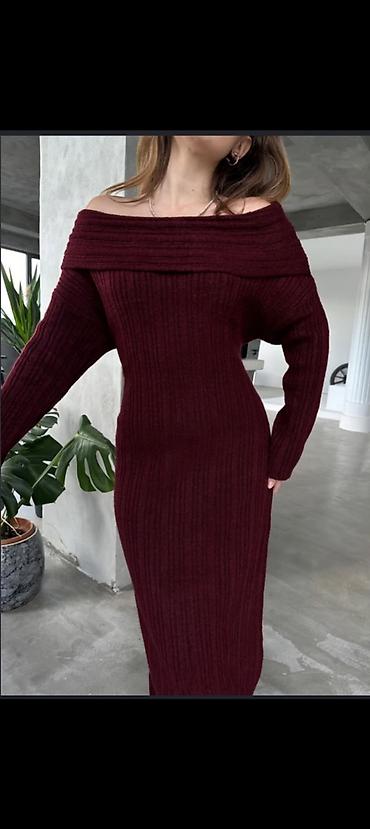 Bordo rəngli trikotaj paltar - Model: çiyinləri açıq, geniş qatlı