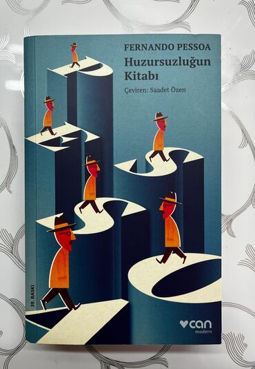 mətn toplusu: 20-ci əsr Portuqal ədəbiyyatının böyük adı olan Fernando Pessoanın