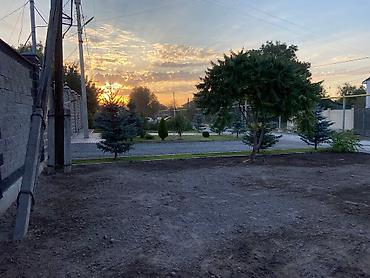 Продажа коттеджей и домов: Продается резиденция в районе «Ново-Покровка». 📕 18 соток участок по — 16