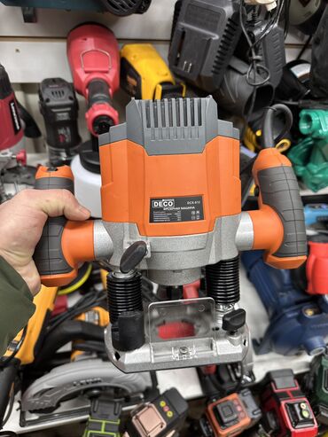 Универсальные погружные фрезеры: Фрезеры для древесины (сетевые, погружные) Модели на выбор: - TEH — 9