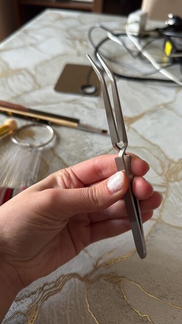 Manikür, pedikür aparatları: Manikür üçün avadanlıq dəsti tək tək də satılır hər biri Tərkib: - — 16