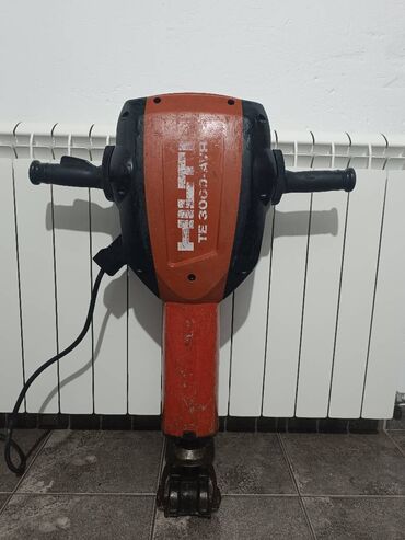 straus radne pantalone: Hilti TE 3000 AVR u odlicnom stanju, radi bez greske