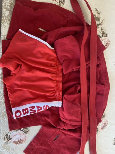 спортивный шорты: Спортивный костюм цвет - Красный