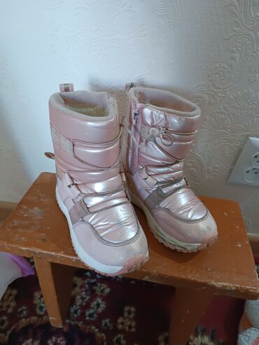 зимняя обувь детская: Продаю детские зимние сапожки 33 размера в хорошем состоянии