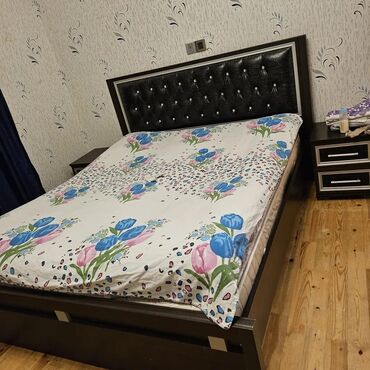 istikbal yataq: Taxt satilir matras ve tumbalar daxil . Qiymet 150 azn Kod 90 03