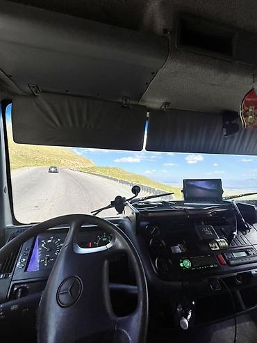 ate: Грузовой автомобиль Mercedes-Benz Atego (тентованный борт/штора) — 3