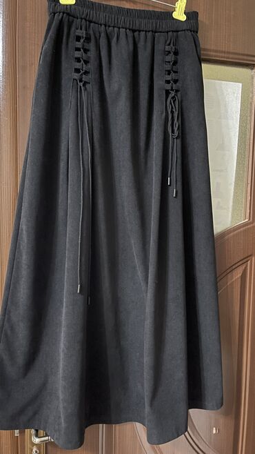 верхняя одежда женская: Юбка микро вельвет 
Размер Стандарт 
Цена 1200