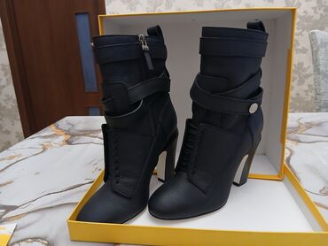 Botinka və botilyonlar: Fendi, Ölçü: 36, rəng - Qara, Yeni — 4