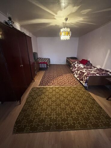 Həyət evləri və villaların satışı: 1 mərtəbəli həyət evi - Tikili: birmərtəbəli, eyvanlı. Girişdə geniş — 3