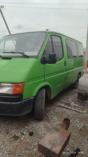 Ford: Ford Transit: 1988 г., 2.5 л, Механика, Дизель, Фургон — 2