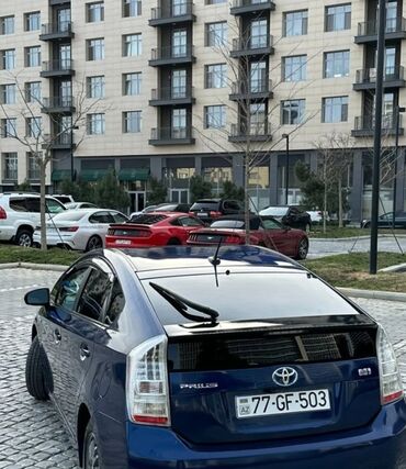 Toyota: Toyota Prius: 1.5 l | 2011 il Hetçbek