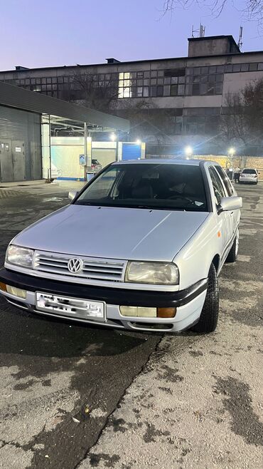 сигнализация центральный замок: Volkswagen Vento: 1993 г., 1.8 л, Механика, Газ, Седан