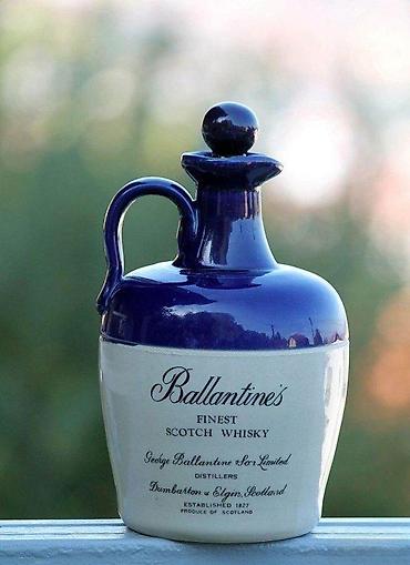 Stare vaze i dekor: Ballantines Decanter 1960s dobro poznati brend KOBALT. RETKO. Prazna — 3