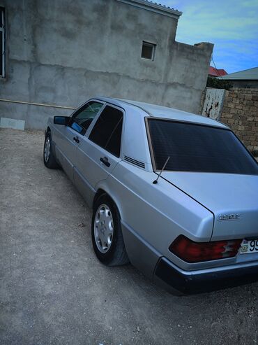 diski mersedes: Mercedes-Benz 190: 2 l | 1991 il Sedan