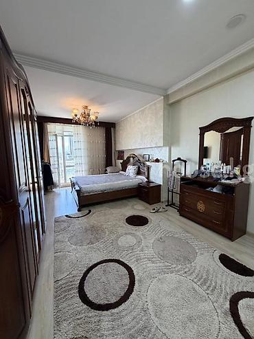 4 комнаты, 172 м², Золотой квадрат Элитка, 9 этаж, Евроремонт at lalafo.kg 4 комнаты, 172 м², Золотой квадрат Элитка, 9 этаж, Евроремонт