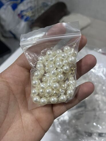 Bijuteriya dəstləri: Qadın aksesuarları seti – müxtəlif qolbaq və zəncirlər - Klassik inci — 1