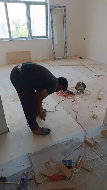 Döşəmə işləri: Laminat ustasi Her nov laminatlarin vurulmasi 90 derece,duz,sahmat — 24