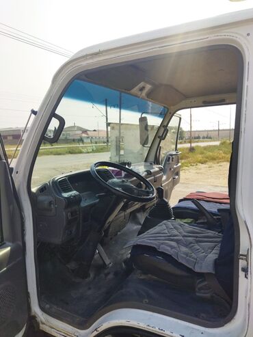 Yük maşınları: Isuzu 66, 2004 il, motor 3.9 l, Soyuducu — 6