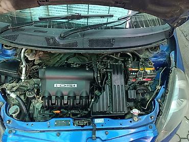 Honda: Honda Fit: 2004 г., 1.3 л, Вариатор, Бензин — 9