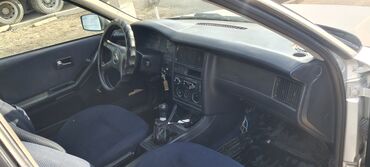 Audi: Audi 80: 1993 г., 2 л, Механика, Бензин, Седан — 7