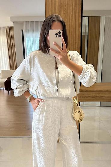 Kompleti: 🩶Komplet
Cena 6100
Vel.S m l
V55 — 3