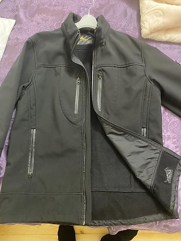 Kurtkalar: Qara rəngli softshell gödəkçə - Material: külək və yüngül yağışa — 1