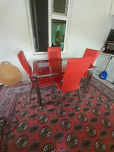 pendir: Qırmızı şüşə masa və 4 ədəd stul dəsti - Dəst: 1 yemək/çay masası + 4 — 2