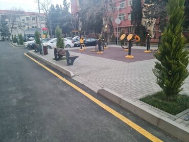 Uzunmüddətli kirayə mənzillər: Qara Qarayev metro yaxınlığında, parka yaxın, 5 mərtəbəli binanın 3-cü — 4