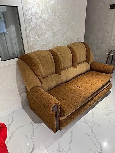 Divan və kreslo dəstləri: Klassik dəst: divan + 2 ədəd kreslo Hər biri yaxşı vəziyyətdədir — 5