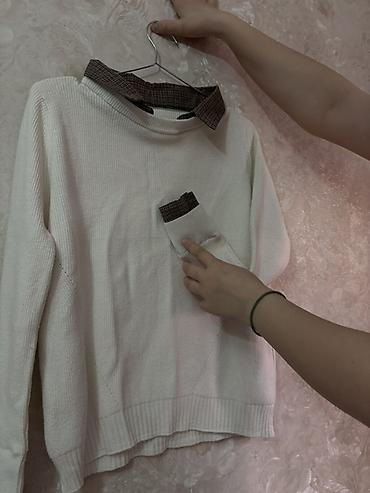 Sviterlər: Qadın sviteri – yaxalıqlı dizayn - Rəng: krem/ağ - Material: toxunma — 1