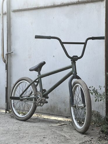 работы в бишкеке для школьников: BMX велосипед, Рама S (145 - 165 см), Б/у
