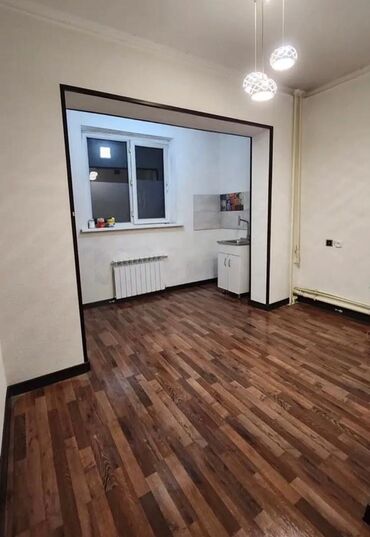офис в жилом доме: 1 комната, 36 м², 105 серия, 1 этаж, Косметический ремонт