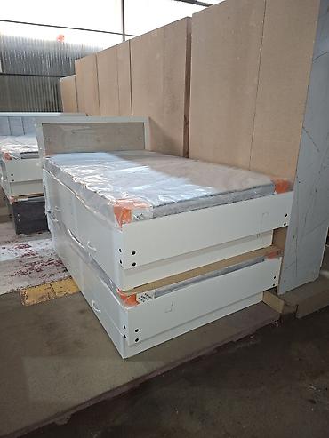 bunk bed: Односпальная кровать, Новый, С мягким изголовьем, длина - 200 см — 1