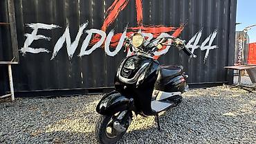 дорого: Honda joker 💥 Скутер в ретро-стиле, черный цвет. Стоит китайский — 2