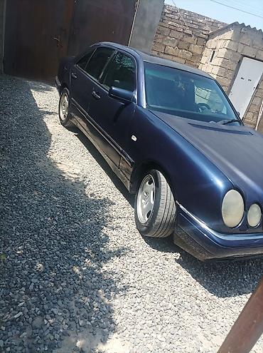 w210 duman: Mercedes-Benz E-Class: 2.3 l | 1996 il Sedan — 3