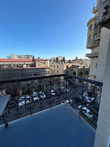 səbail rayon: Səbail rayonu, Sahil metrosunun yaxınlığı, Nizami Kinoteatırının — 10