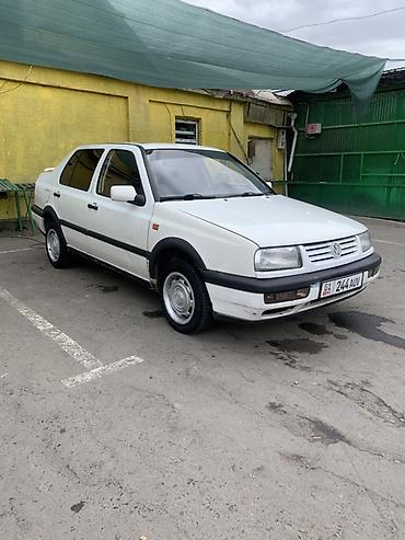 vento: Volkswagen Vento: 1993 г., 2 л, Механика, Бензин, Седан — 3