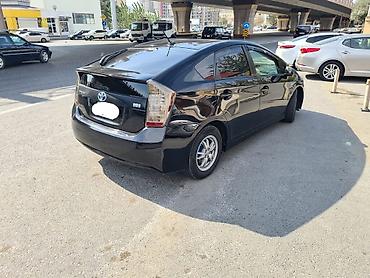 bmw e 39: Toyota Prius: 1.8 l | 2011 il — 4