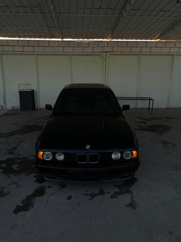 Транспорт: BMW 5 series: 1989 г., 2 л, Механика, Бензин, Седан