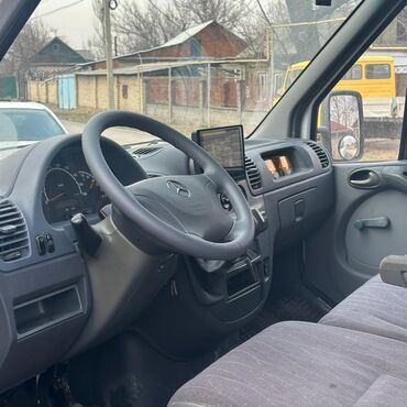 Легкий грузовой транспорт: Легкий грузовик, Mercedes-Benz, Стандарт, 2 т, Б/у at lalafo.kg — 11 Легкий грузовой транспорт: Легкий грузовик, Mercedes-Benz, Стандарт, 2 т, Б/у — 11