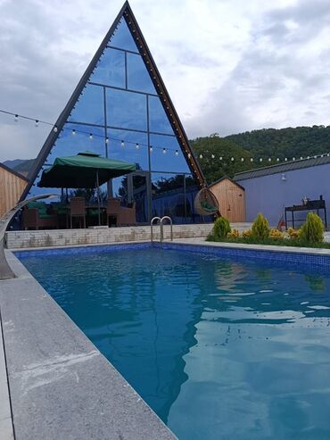 Günlük kirayə evlər: 200 kv. m, 3 otaqlı, Artezian quyusu, Kanalizasiya, Kombi — 30