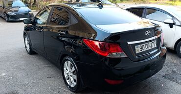 Hyundai: Hyundai Accent: 1.6 l | 2011 il Sedan — 6