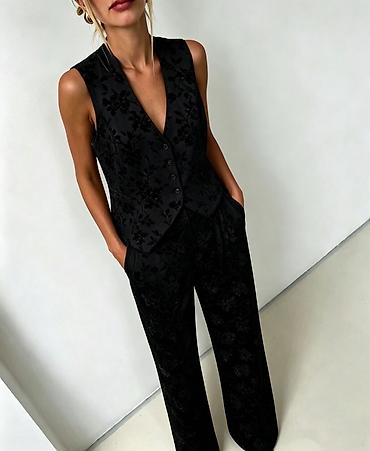 fratello despotovac: Damski komplet prsluk + pantalone sa dezenom
3400din
S M L — 4