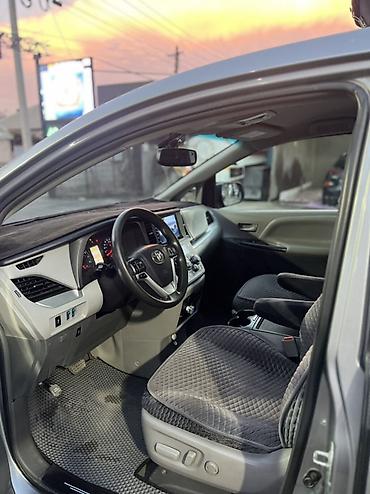 corolla 2016: Toyota Sienna: 2016 г., 3.5 л, Автомат, Бензин, Минивэн — 7
